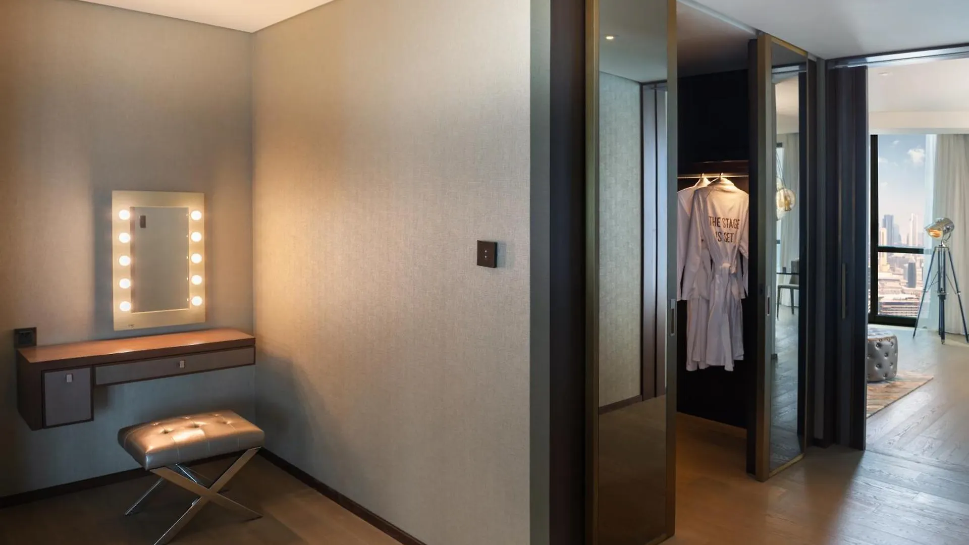 Paramount Hotel Dubai 5*,